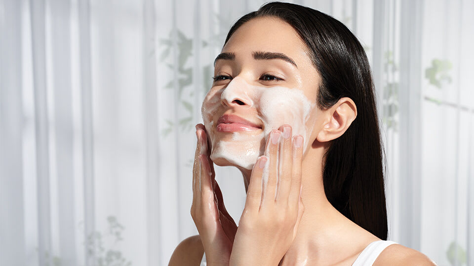 How to Properly Exfoliate Your Face