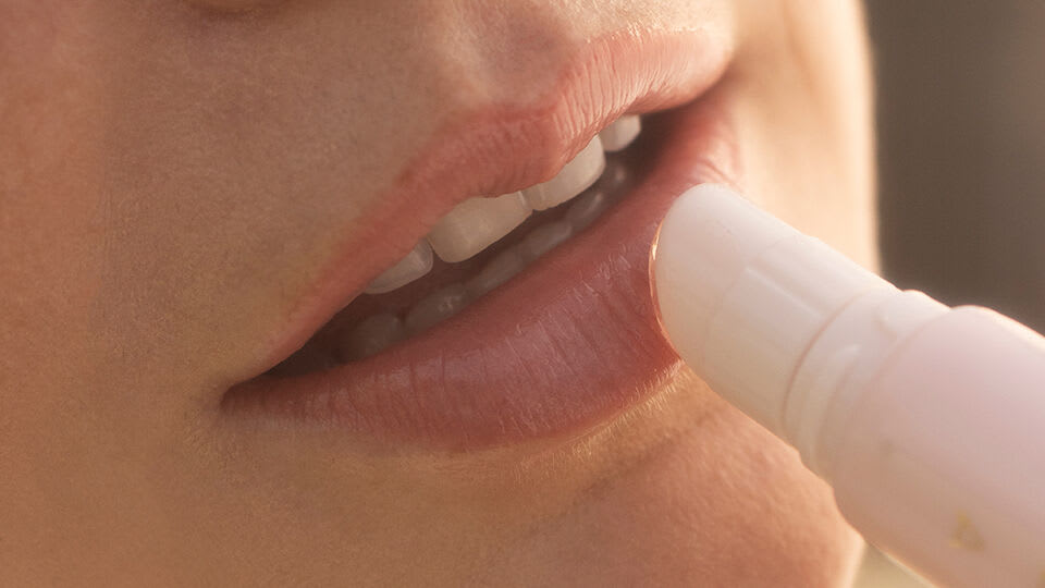 How to Make Your Lips Soft & Smooth