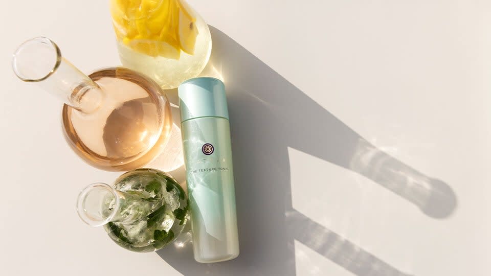 AHA vs. BHA (Alpha Hydroxy Acid vs. Beta Hydroxy Acid)