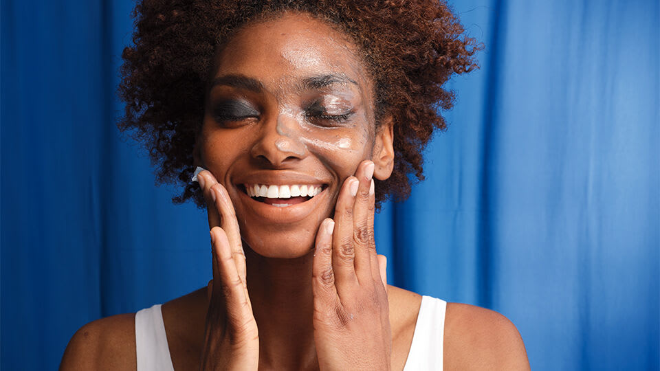The Best Way to Remove Makeup for Sensitive Skin