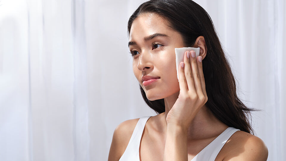 Alpha Hydroxy Acid: What Does AHA Do for Skin?