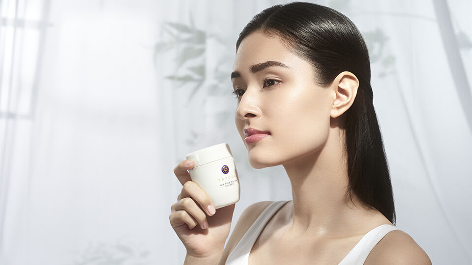 When to Use Exfoliants & How to Apply Them