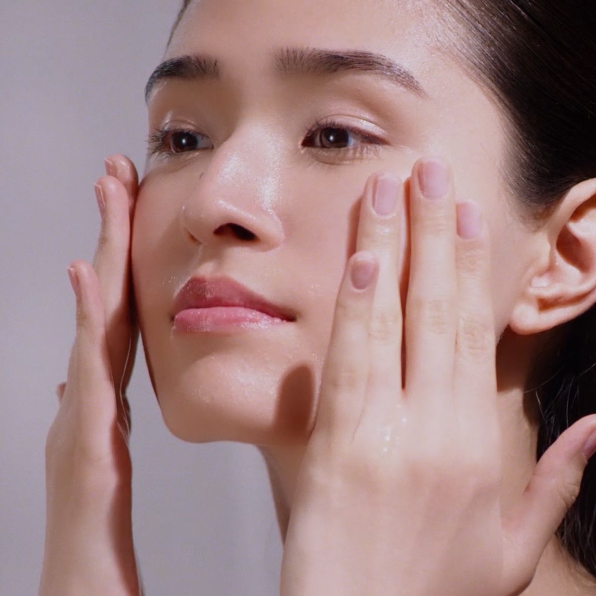 The Camellia Cleansing Oil: Makeup Remover and Cleanser In One