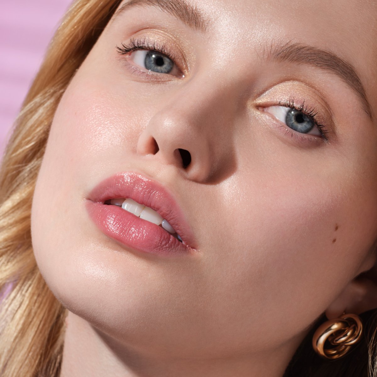 Woman wearing Kissu Lip Tint